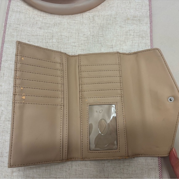 GUESS Women's Wallet - Picture 8 of 10